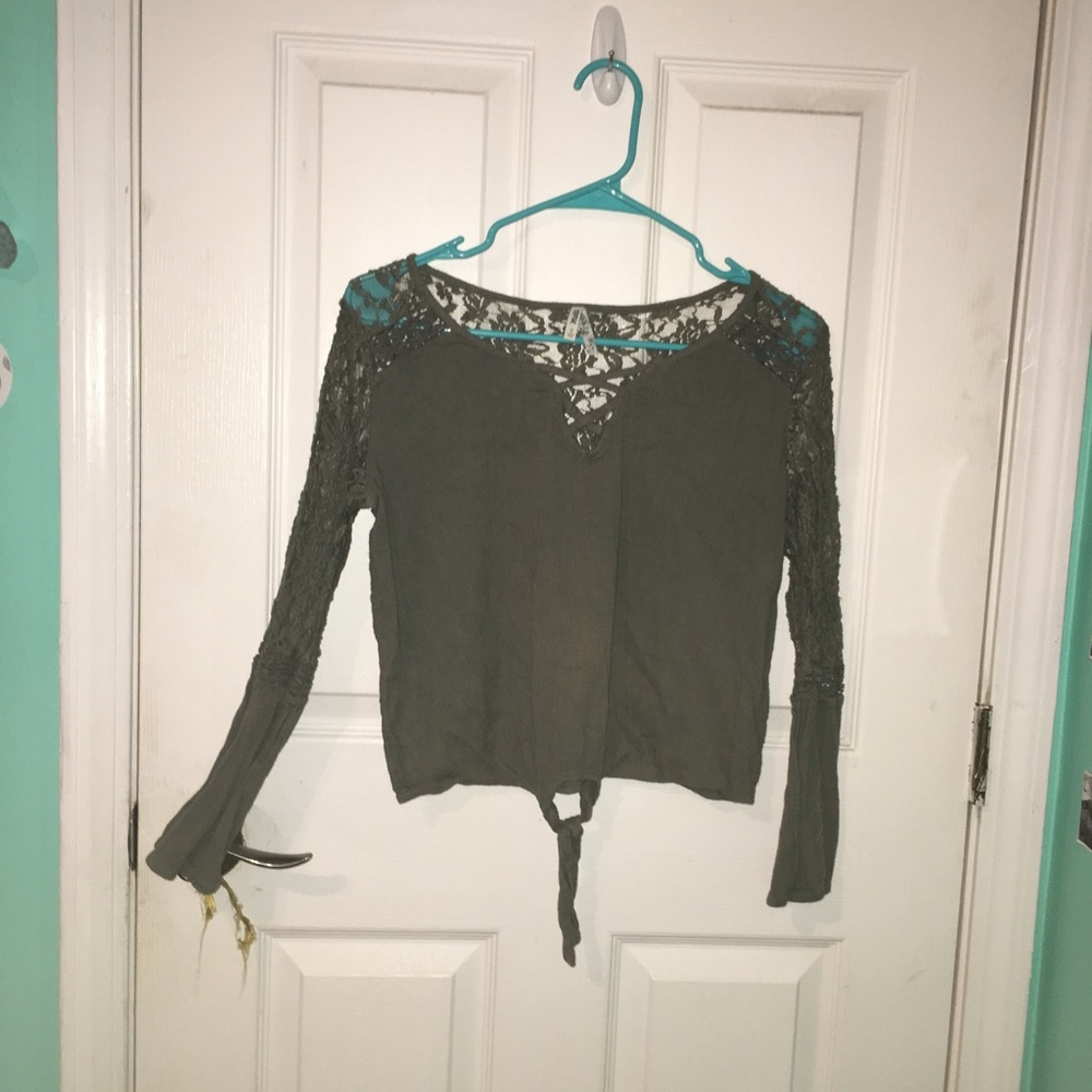 -bell sleeve cropped blouse-